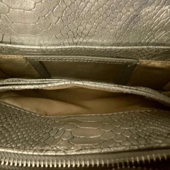 NY&C New York and Company Silver Crossbody Bag- New With Tag - Picture 6 of 6